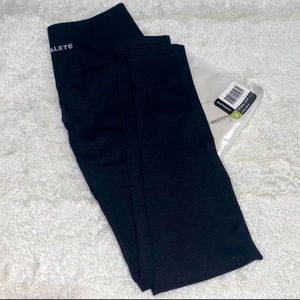 ❗️SOLD❗️Alphalete Amplify Leggings